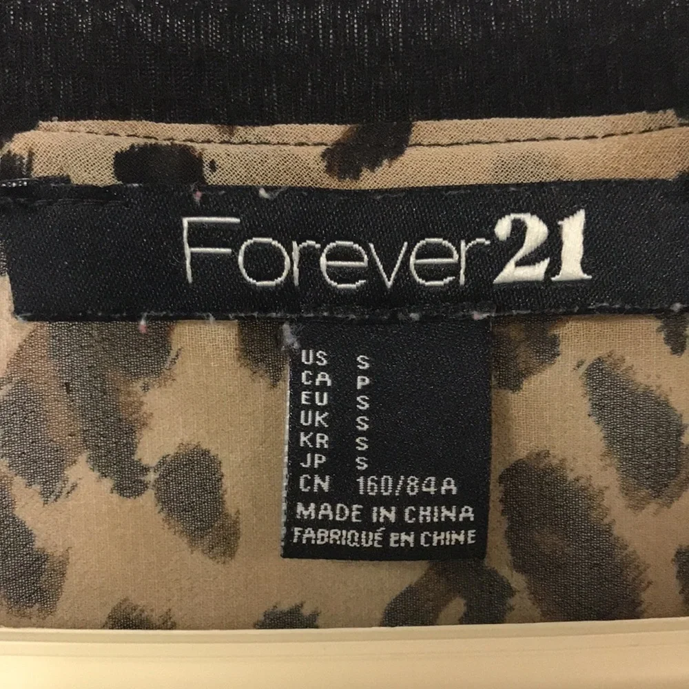 FOREVER 21 Women’s Sheer Blouse Top in Animal Print Dolman Sleeves Flowy Size S